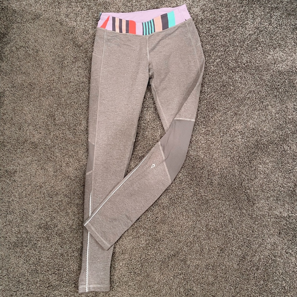 Ivivva Light Grey Leggings